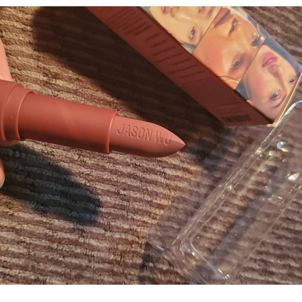 NEW Jason Wu Beauty Hot Fluff Lipstick in Jelly Roll - 0.134oz